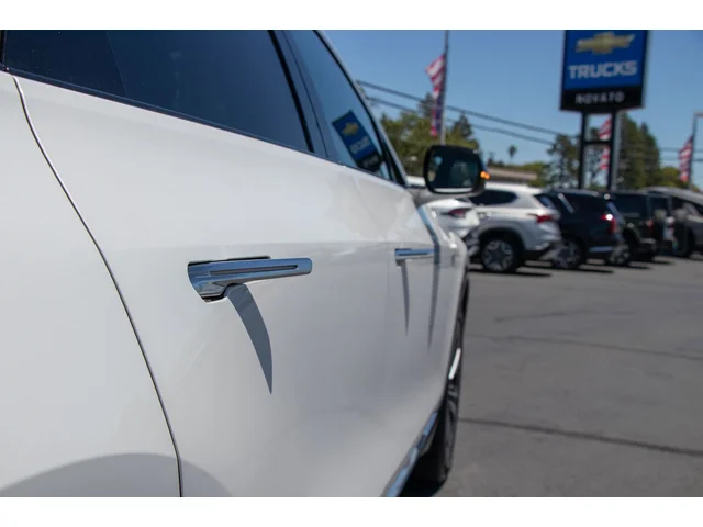 SEMINUEVOS CADILLAC LYRIQ a Estados en autogozo