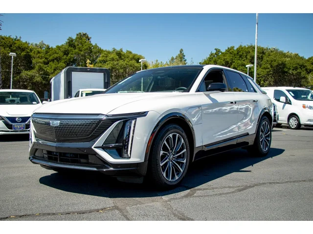 SEMINUEVOS CADILLAC LYRIQ a Estados en autogozo