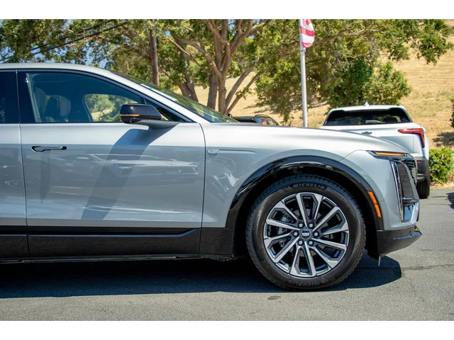 SEMINUEVOS CADILLAC LYRIQ a Estados en autogozo