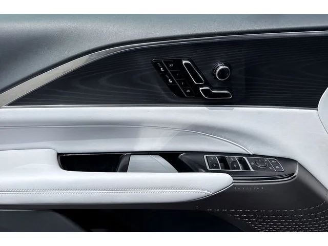 SEMINUEVOS CADILLAC LYRIQ at ELK GROVE in Elk Grove Buick GMC
