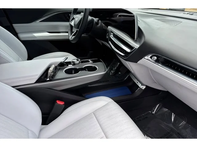 SEMINUEVOS CADILLAC LYRIQ at ELK GROVE in Elk Grove Buick GMC