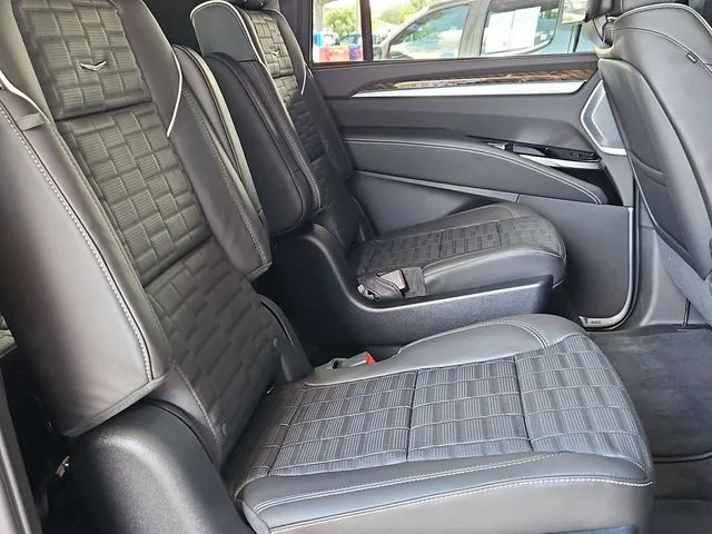 Nuevos CADILLAC ESCALADE ESV à Estados chez autogozo