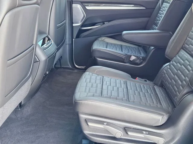 Nuevos CADILLAC ESCALADE ESV à Estados chez autogozo