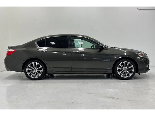 2015 Honda Accord Sport photo 3