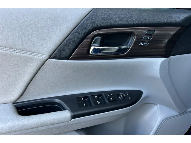 Pre-Owned HONDA Accord at Anderson Honda in Palo Alto