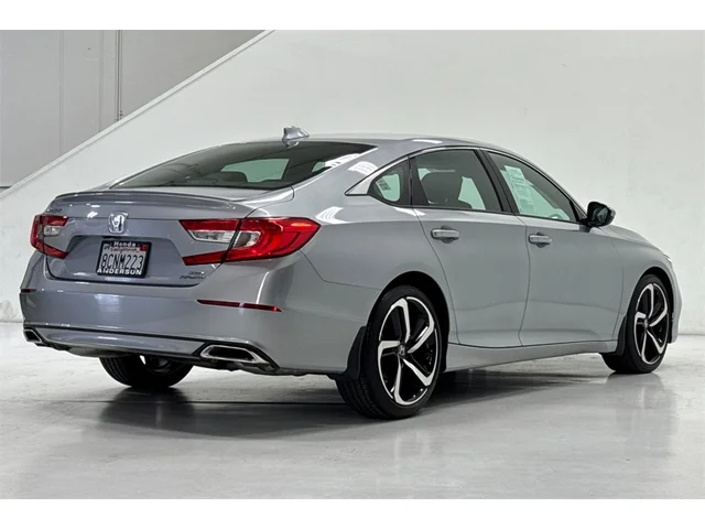 2018 Honda Accord Sport 2.0T photo 4