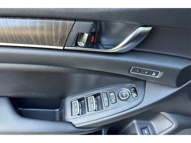Pre-Owned HONDA Accord at Anderson Honda in Palo Alto