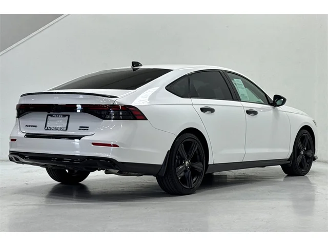 2024 Honda Accord Hybrid Sport-L photo 3