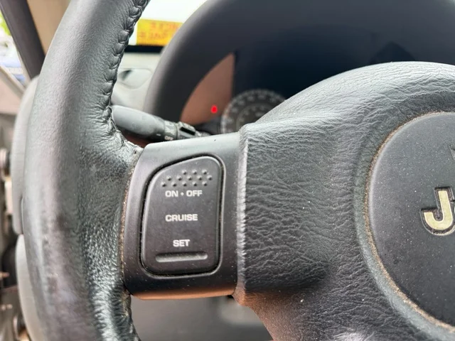 SEMINUEVOS JEEP Liberty a Estados en autogozo