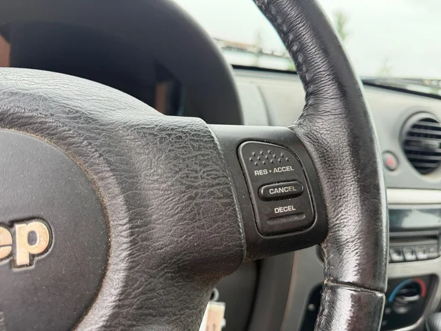 SEMINUEVOS JEEP Liberty a Estados en autogozo