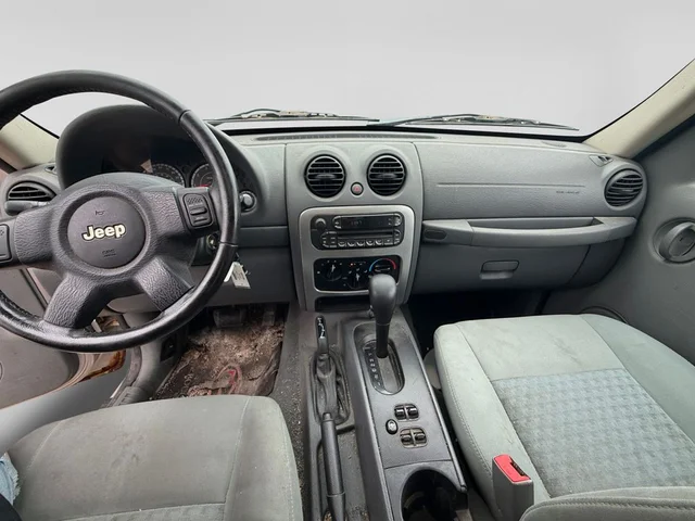 SEMINUEVOS JEEP Liberty a Estados en autogozo
