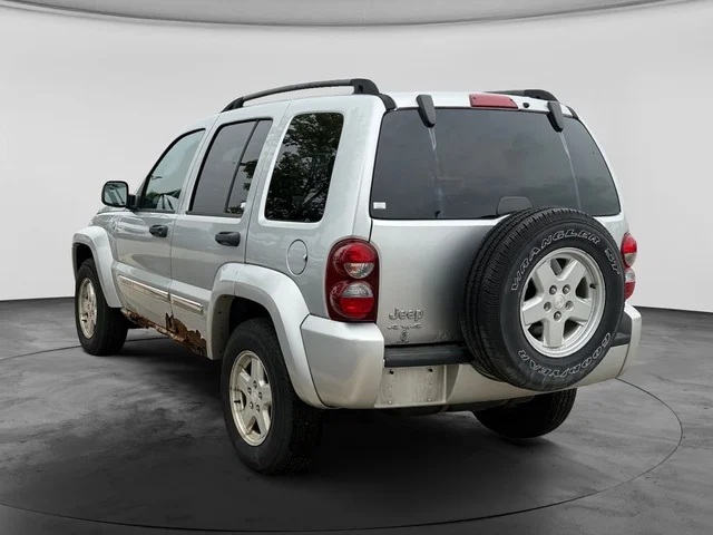 SEMINUEVOS JEEP Liberty a Estados en autogozo