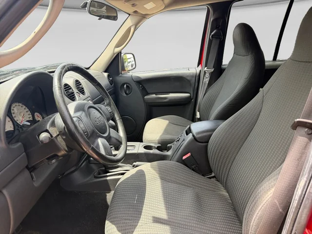 SEMINUEVOS JEEP Liberty a Estados en autogozo
