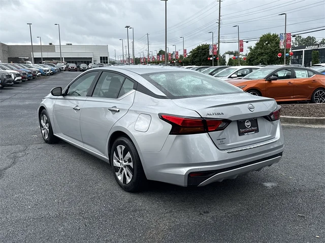 SEMINUEVOS NISSAN Altima at Kennesaw, in Town Center Nissan