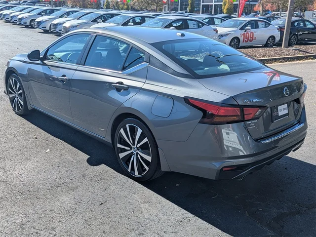 SEMINUEVOS NISSAN Altima at Kennesaw, in Town Center Nissan