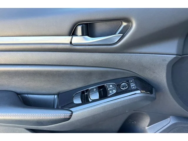 SEMINUEVOS NISSAN Altima at ELK GROVE in Elk Grove Buick GMC