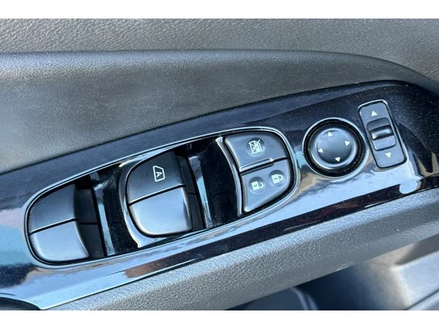 SEMINUEVOS NISSAN Altima at ELK GROVE in Elk Grove Buick GMC