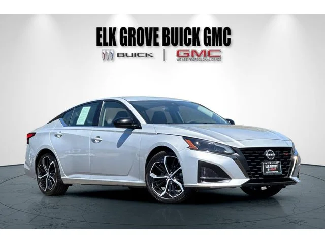 SEMINUEVOS NISSAN Altima at ELK GROVE in Elk Grove Buick GMC
