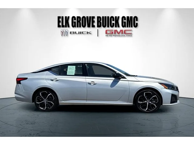 SEMINUEVOS NISSAN Altima at ELK GROVE in Elk Grove Buick GMC