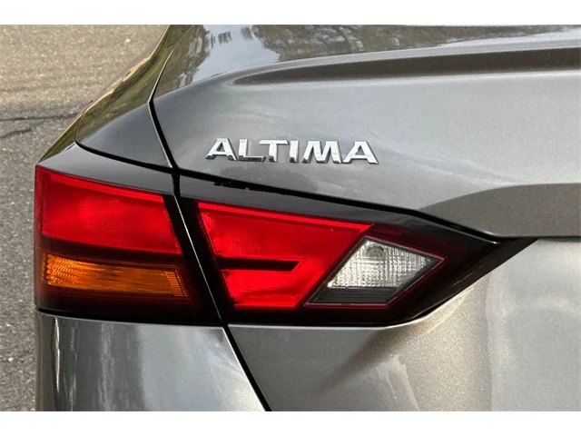 SEMINUEVOS NISSAN Altima at ELK GROVE in Elk Grove Buick GMC