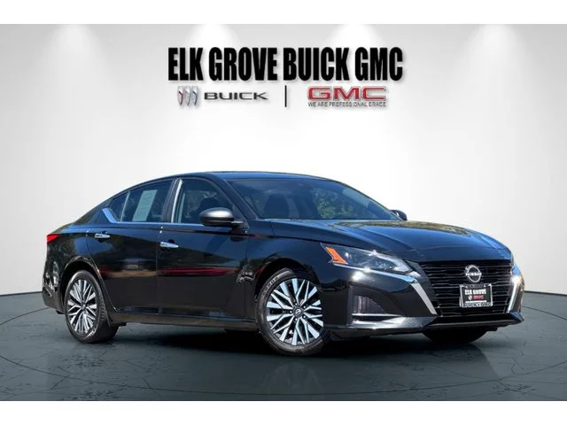 SEMINUEVOS NISSAN Altima at ELK GROVE in Elk Grove Buick GMC