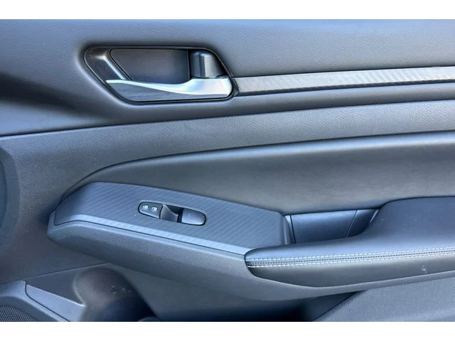 SEMINUEVOS NISSAN Altima at ELK GROVE in Elk Grove Buick GMC