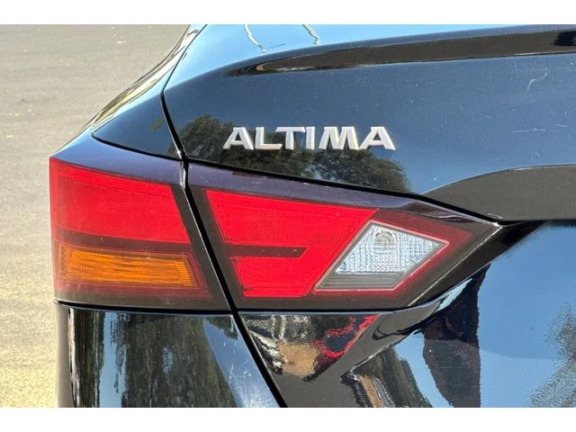 SEMINUEVOS NISSAN Altima at ELK GROVE in Elk Grove Buick GMC