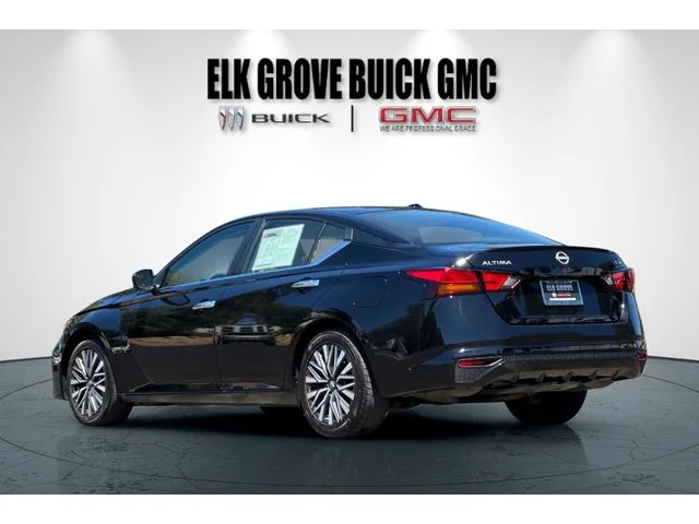 SEMINUEVOS NISSAN Altima at ELK GROVE in Elk Grove Buick GMC