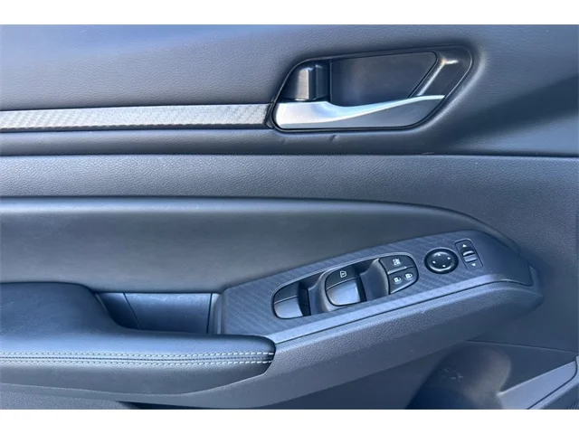 SEMINUEVOS NISSAN Altima at ELK GROVE in Elk Grove Buick GMC