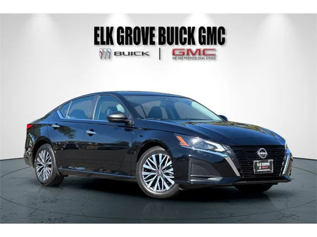SEMINUEVOS NISSAN Altima at ELK GROVE in Elk Grove Buick GMC