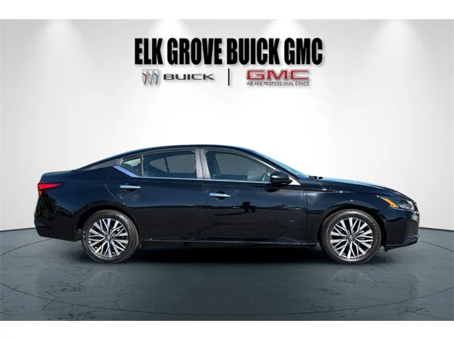 SEMINUEVOS NISSAN Altima at ELK GROVE in Elk Grove Buick GMC