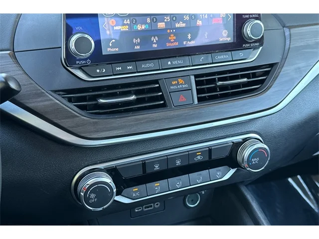 SEMINUEVOS NISSAN Altima at ELK GROVE in Elk Grove Buick GMC