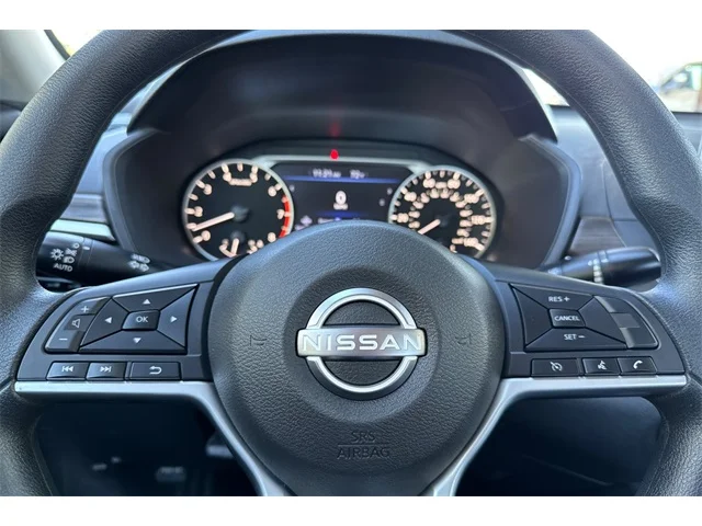 SEMINUEVOS NISSAN Altima at ELK GROVE in Elk Grove Buick GMC