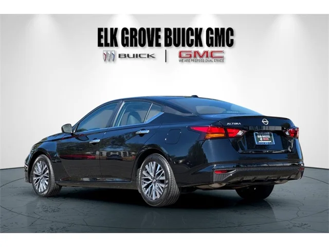 SEMINUEVOS NISSAN Altima at ELK GROVE in Elk Grove Buick GMC