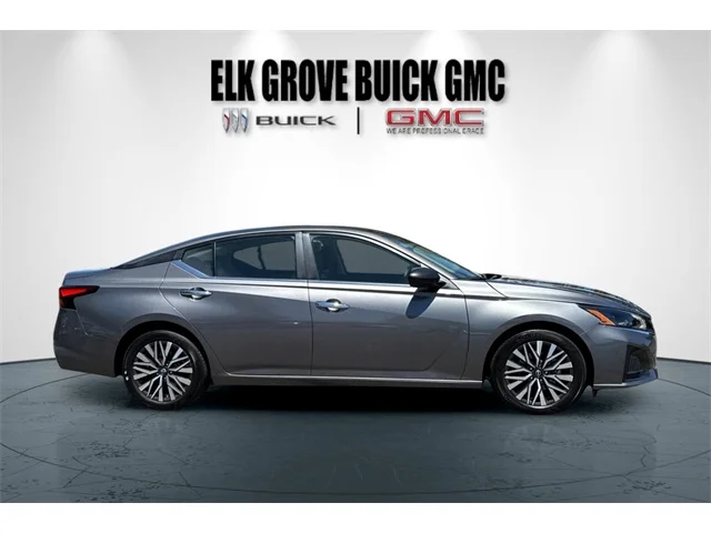 SEMINUEVOS NISSAN Altima at ELK GROVE in Elk Grove Buick GMC