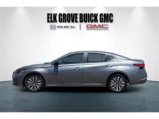 SEMINUEVOS NISSAN Altima at ELK GROVE in Elk Grove Buick GMC
