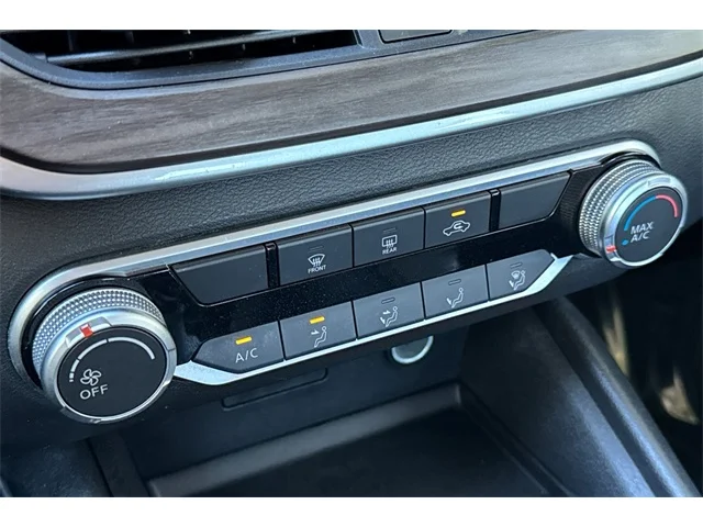 SEMINUEVOS NISSAN Altima at ELK GROVE in Elk Grove Buick GMC