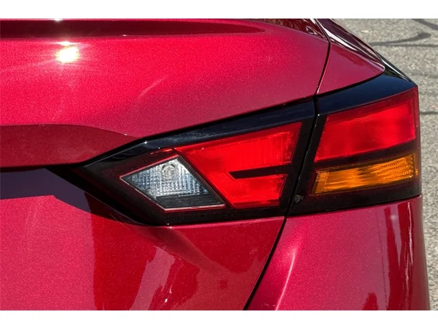 SEMINUEVOS NISSAN Altima at ELK GROVE in Elk Grove Buick GMC