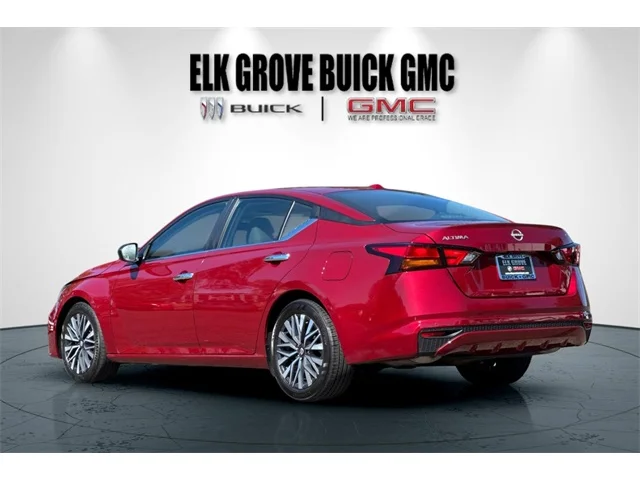 SEMINUEVOS NISSAN Altima at ELK GROVE in Elk Grove Buick GMC