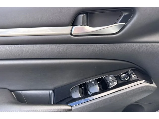 SEMINUEVOS NISSAN Altima at ELK GROVE in Elk Grove Buick GMC