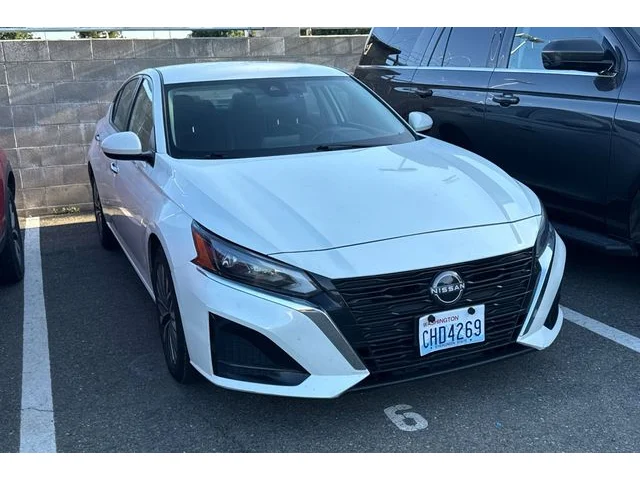 SEMINUEVOS NISSAN Altima at ELK GROVE in Elk Grove Buick GMC