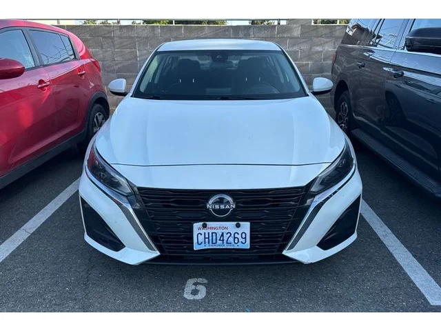 SEMINUEVOS NISSAN Altima at ELK GROVE in Elk Grove Buick GMC