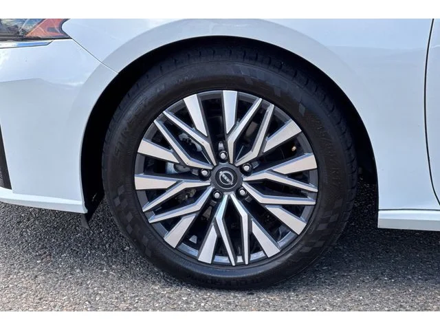SEMINUEVOS NISSAN Altima at ELK GROVE in Elk Grove Buick GMC