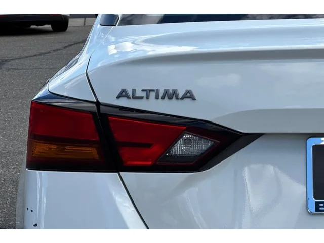 SEMINUEVOS NISSAN Altima at ELK GROVE in Elk Grove Buick GMC