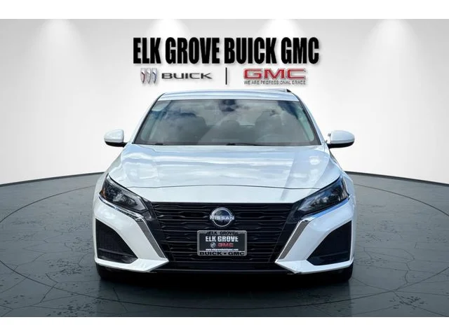 SEMINUEVOS NISSAN Altima at ELK GROVE in Elk Grove Buick GMC