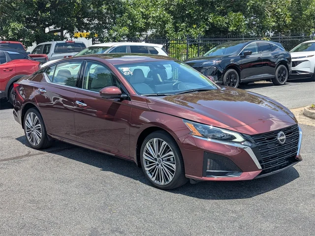 SEMINUEVOS NISSAN Altima at Kennesaw, in Town Center Nissan