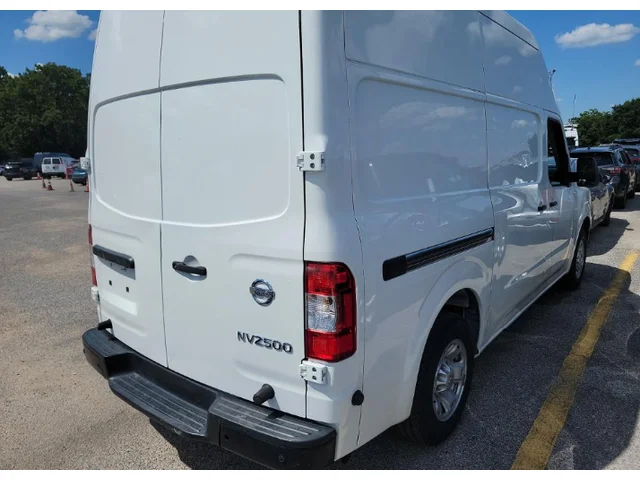 SEMINUEVOS NISSAN NV2500 HD a Estados en autogozo