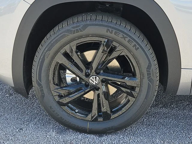 Nuevos VOLKSWAGEN ATLAS CROSS SPORT à Estados chez autogozo