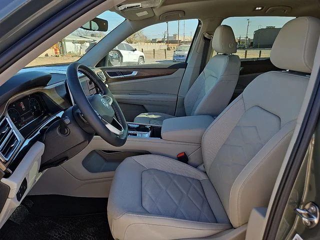 Nuevos VOLKSWAGEN ATLAS à Estados chez autogozo