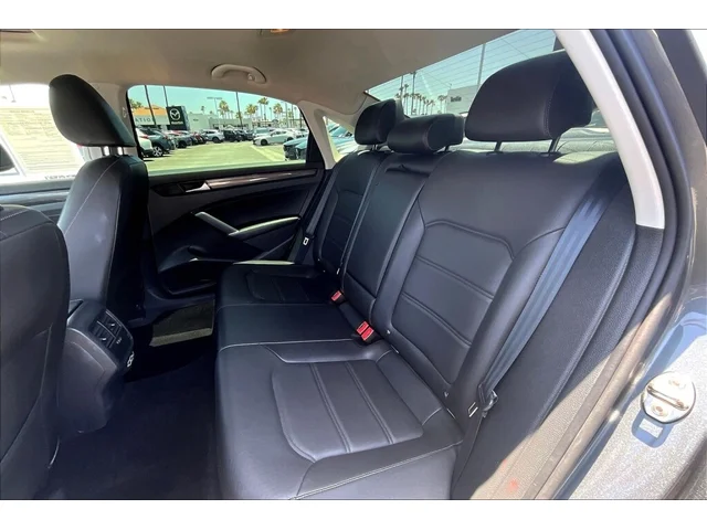 SEMINUEVOS VOLKSWAGEN Passat a Tustin    en TUSTIN MAZDA